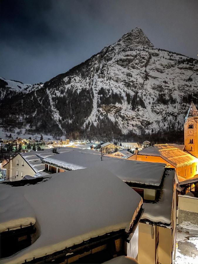 L'Atelier Du Temps - Hemmet Apartment Courmayeur Luaran gambar